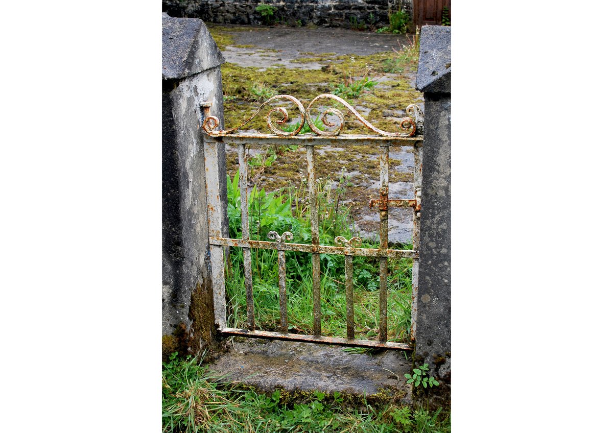 The neighbours gate